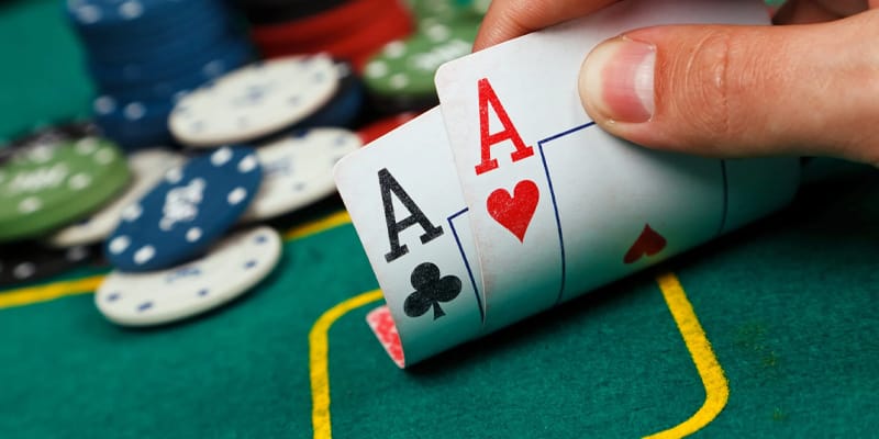 Chia sẻ 3 bí kíp chơi Poker xì tố dễ trúng nhất 2023 